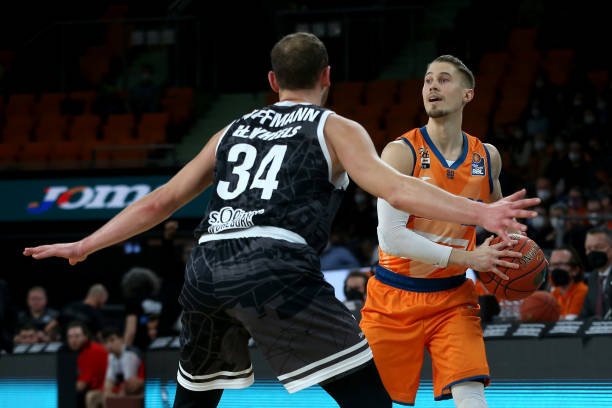 然在比赛的 然在比赛的