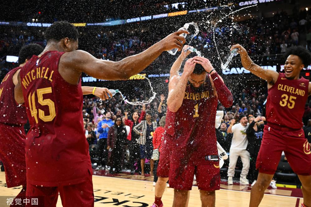 他站立不退 他站立不退