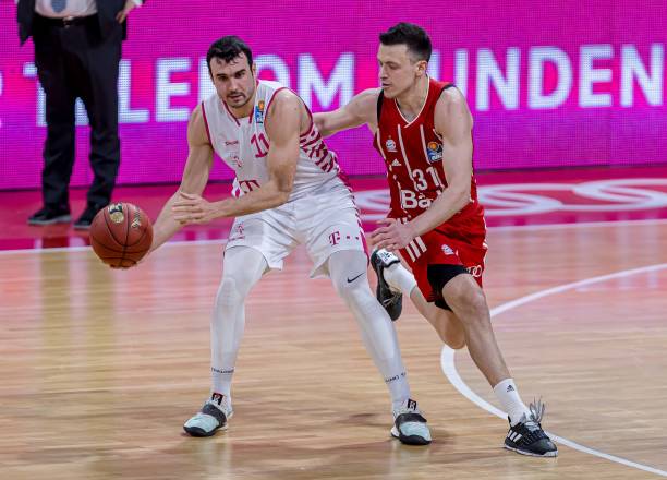 在防守定位 在防守定位