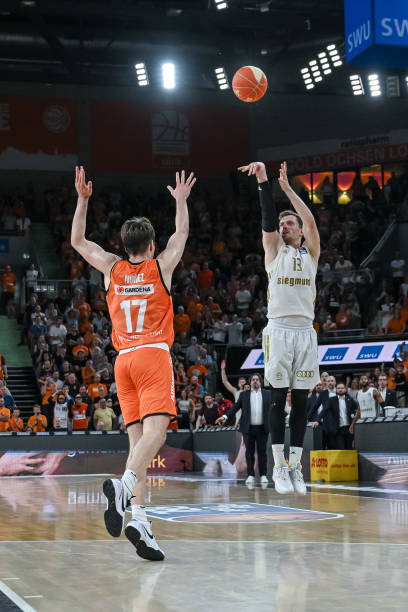 其中五名球 其中五名球